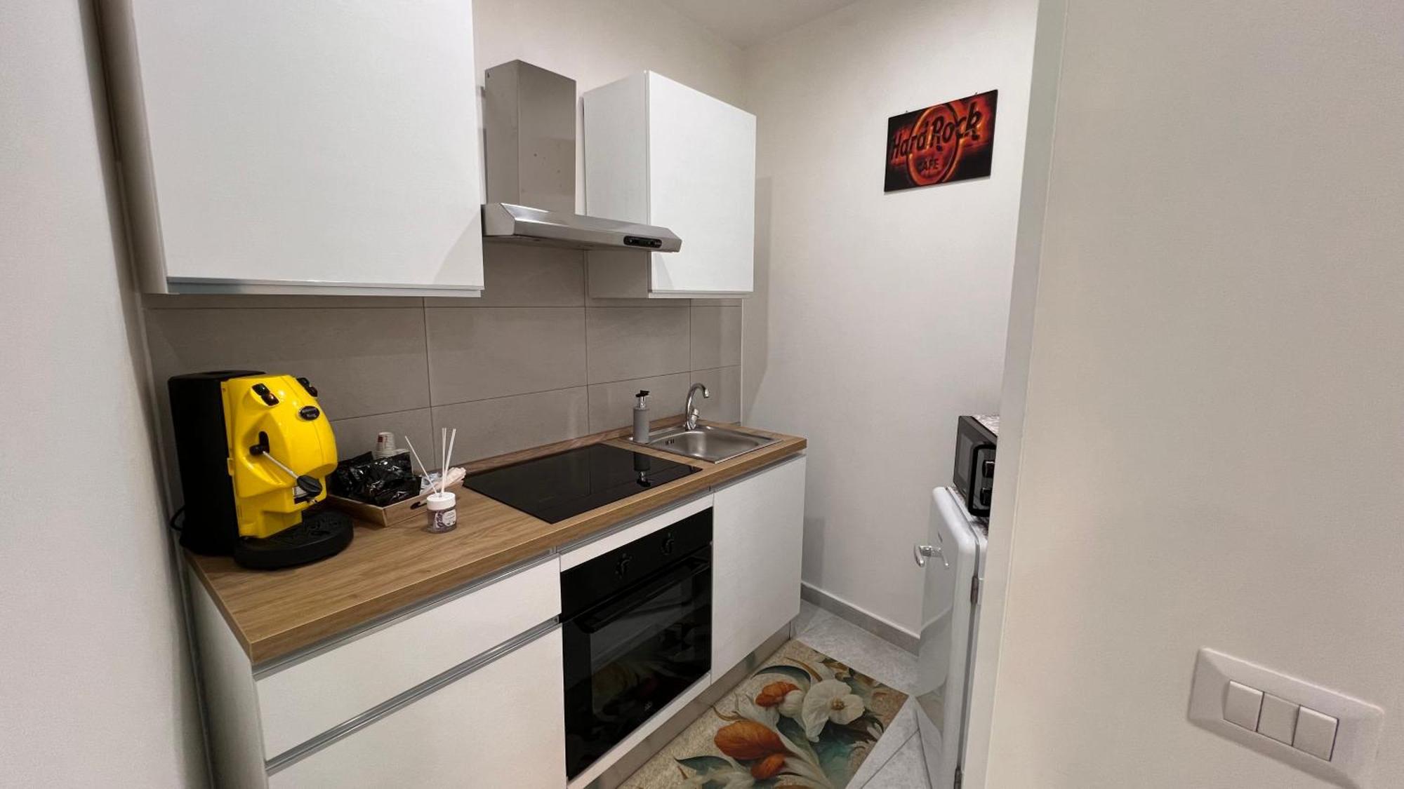 Appartement Number 8 *